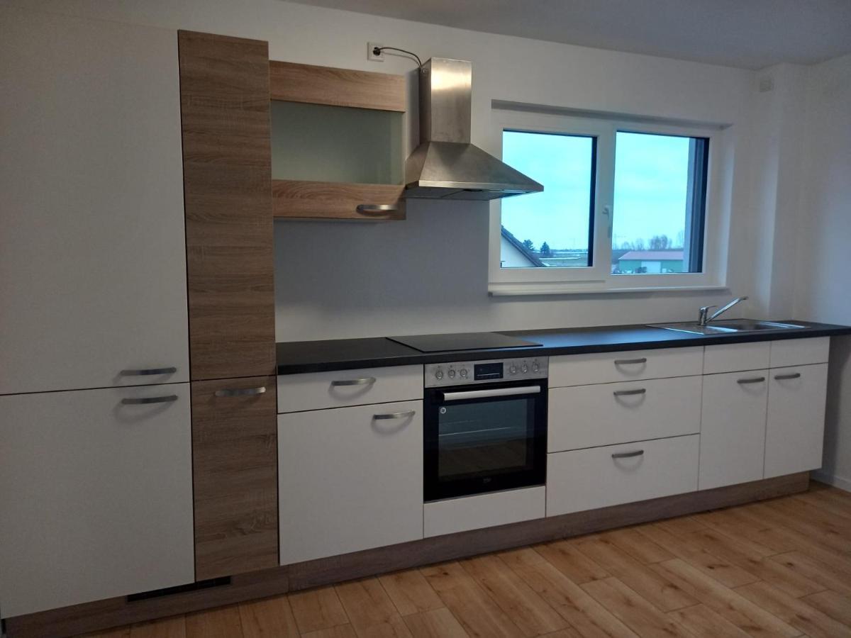 Neubau Appartement Mit Terasse, Privater Eingang,Parkplatz,Kueche Fuerth Ngoại thất bức ảnh