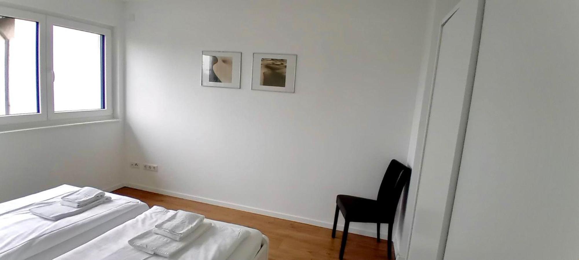 Neubau Appartement Mit Terasse, Privater Eingang,Parkplatz,Kueche Fuerth Ngoại thất bức ảnh