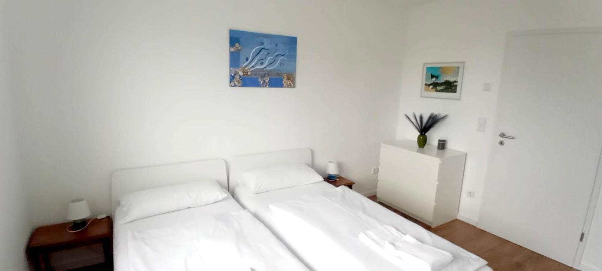 Neubau Appartement Mit Terasse, Privater Eingang,Parkplatz,Kueche Fuerth Ngoại thất bức ảnh