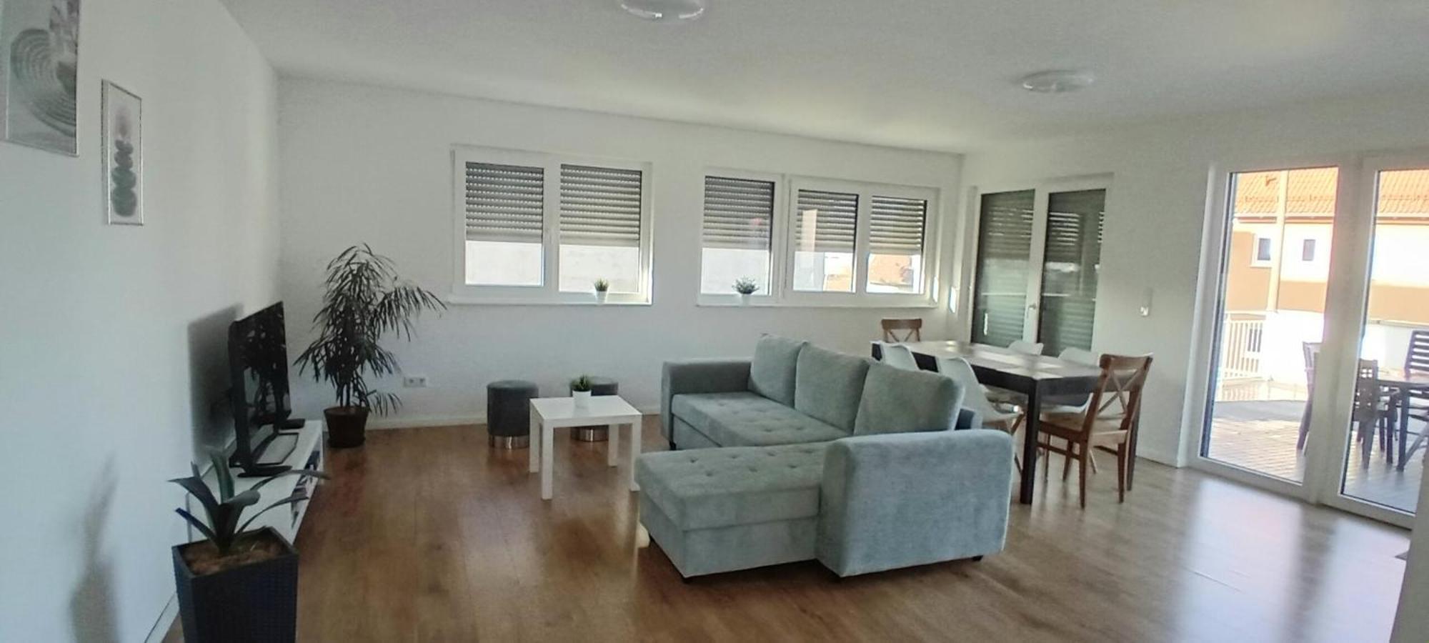Neubau Appartement Mit Terasse, Privater Eingang,Parkplatz,Kueche Fuerth Ngoại thất bức ảnh